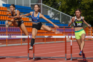 Zawody lekkoatletyczne na stadionie przy ul. Piłsudskiego